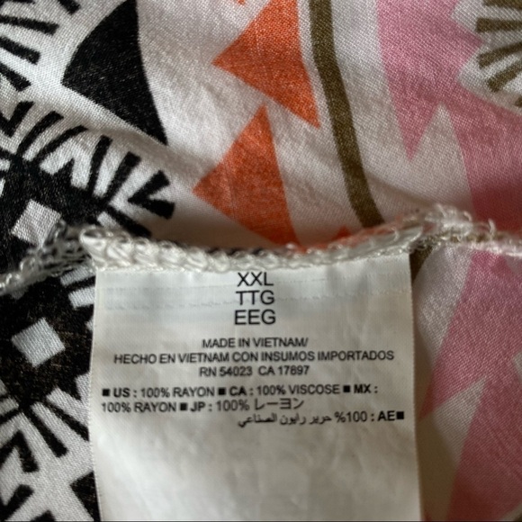 𝅺Old Navy Womens Tribal Print Criss Cross Strap White/ Pink/ Black Top Size XXL - Picture 7 of 8